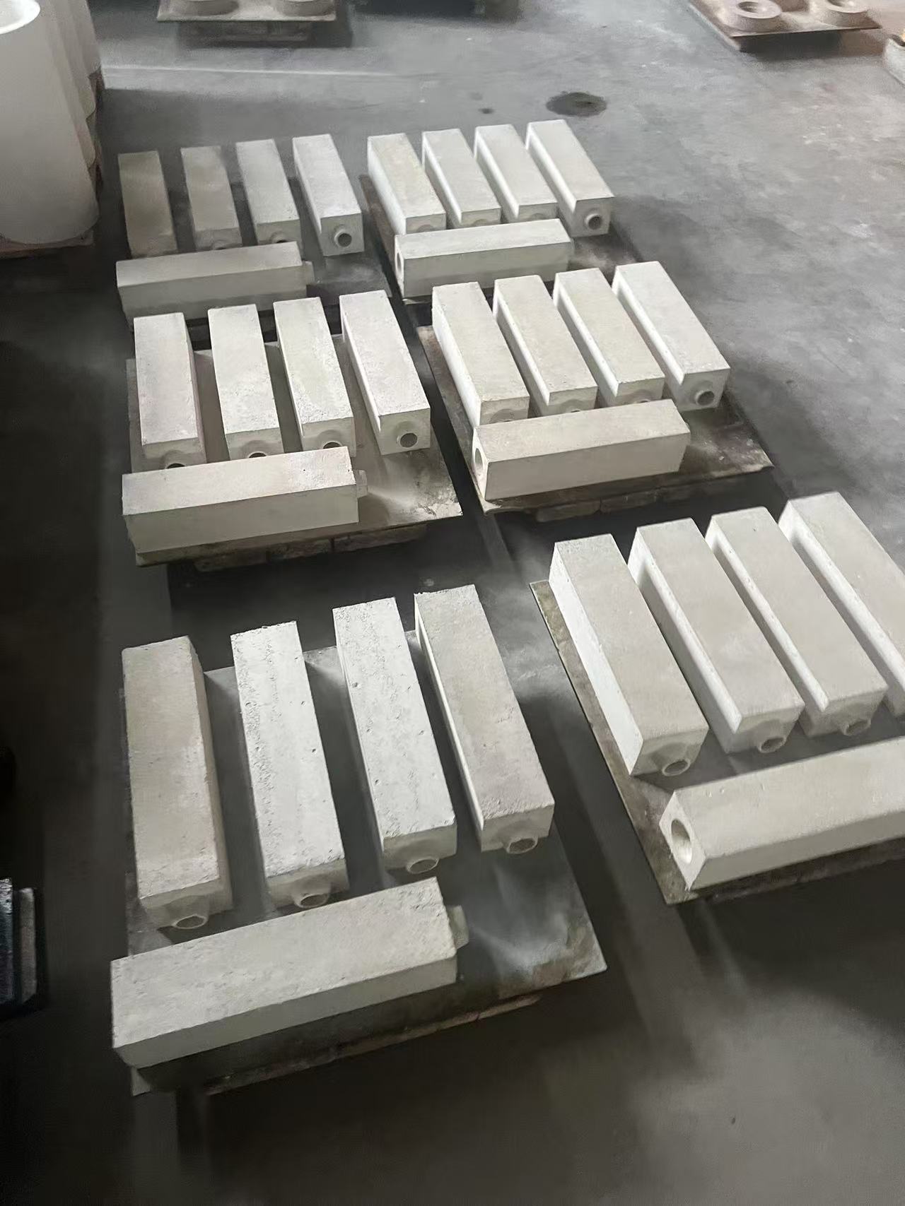 刚玉莫来石砖