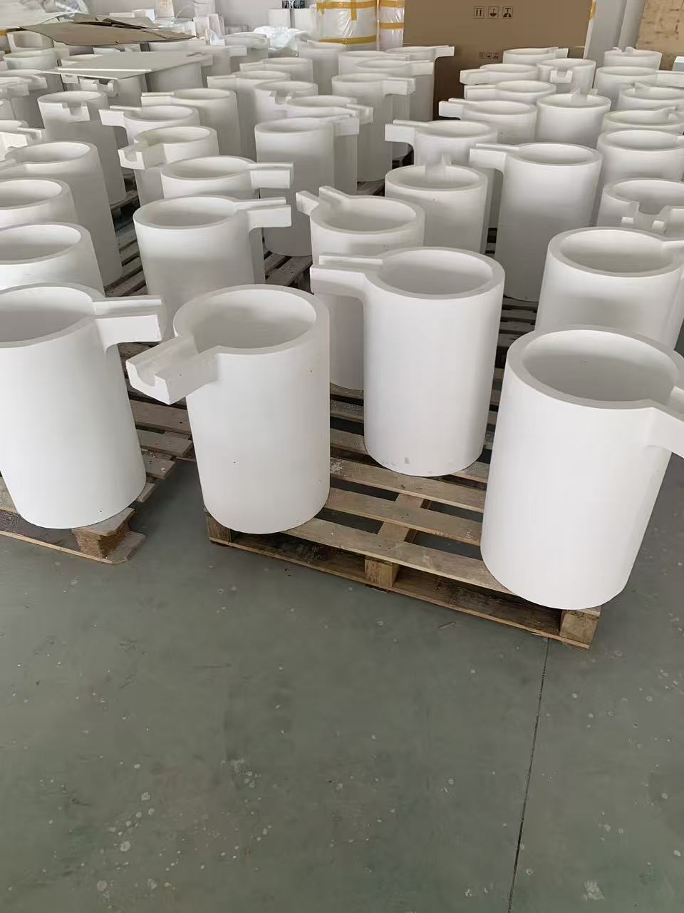 刚玉坩埚